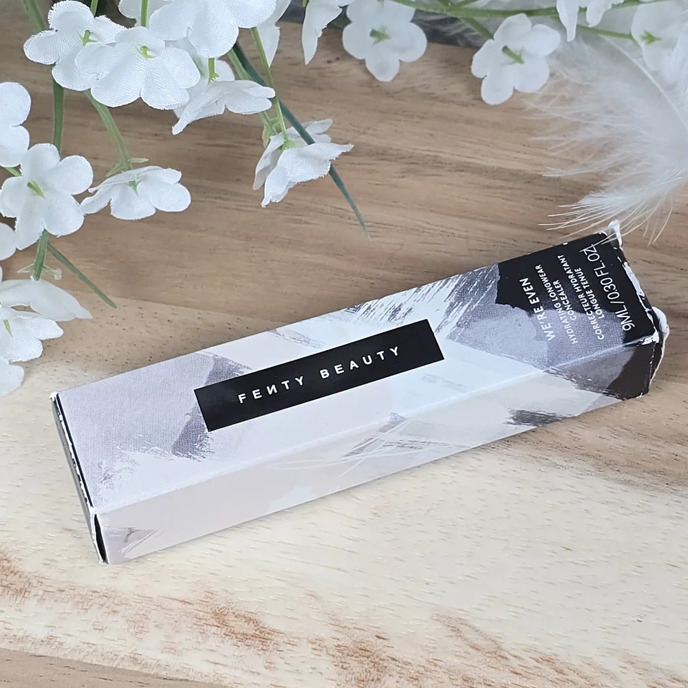 Fenty Beauty Hydrating Longwear Concealer We're Even Shade 130W Light Color New
